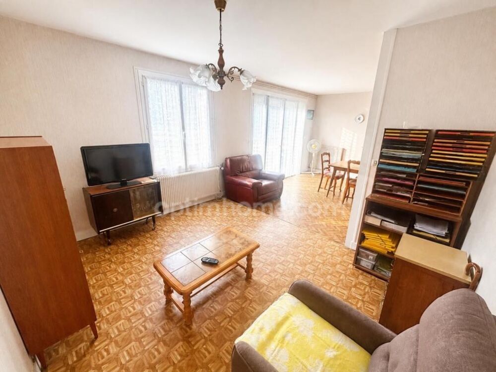 Vente Maison Maison de plain-pied avec vue sur les champs, près de 2 000 m² de terrain NERIGEAN (33) Nerigean