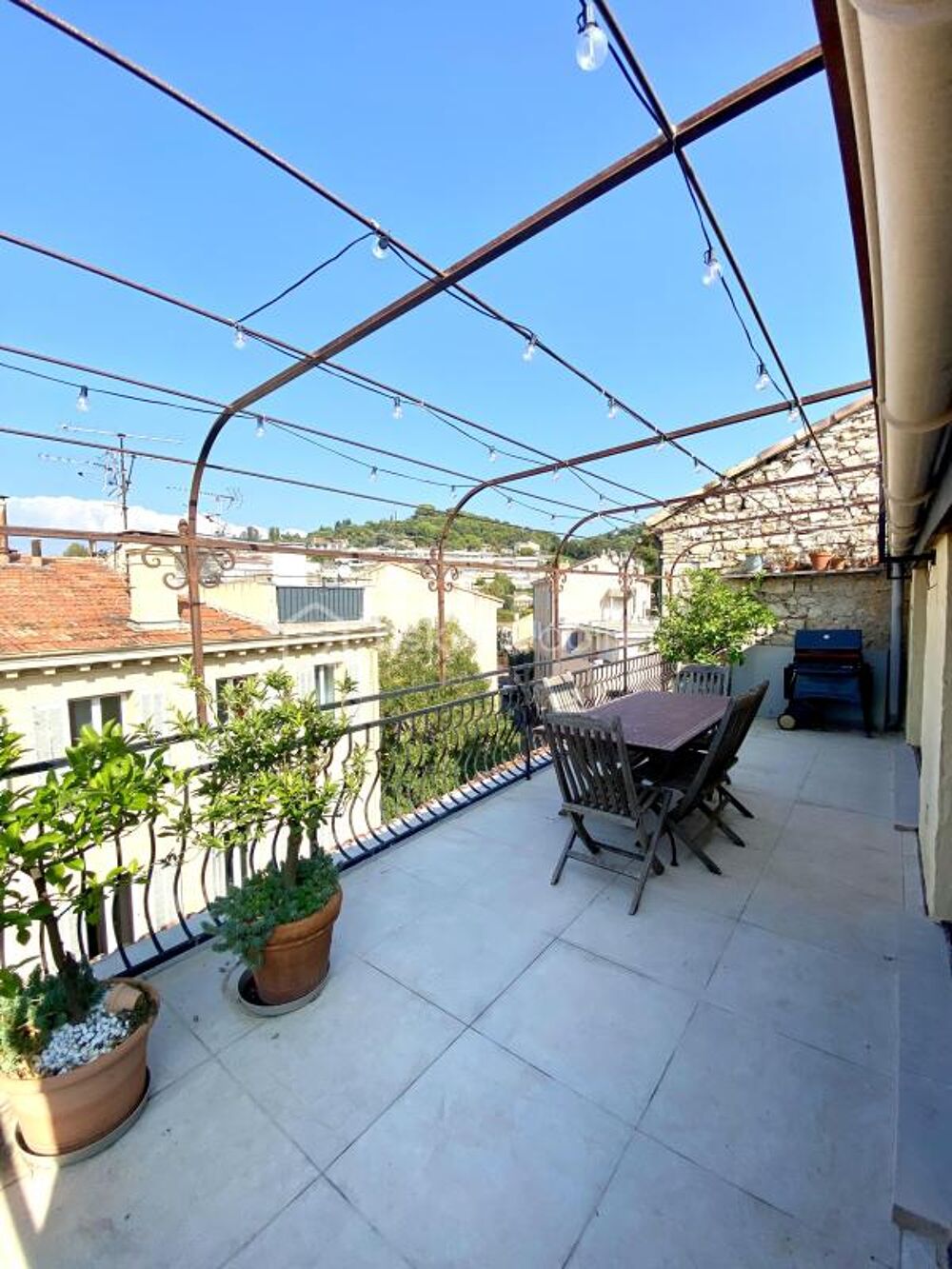 MAISON DE VILLE VIEUX CANNET GARAGE ET ROOF TOP