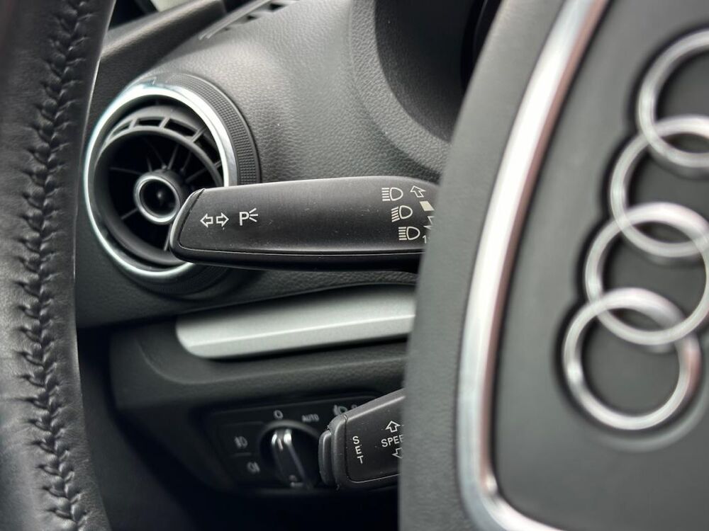 A3 III (2) BERLINE 1.6 TDI 110 BUSINESS LINE S tronic 7 2014 occasion 78240 Chambourcy
