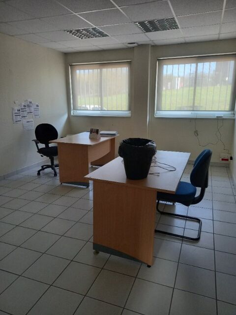   A LOUER - BATIMENT D ACTIVITES 
