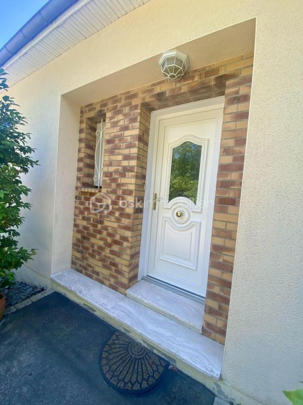Maison avec sous-sol / 6 pièces