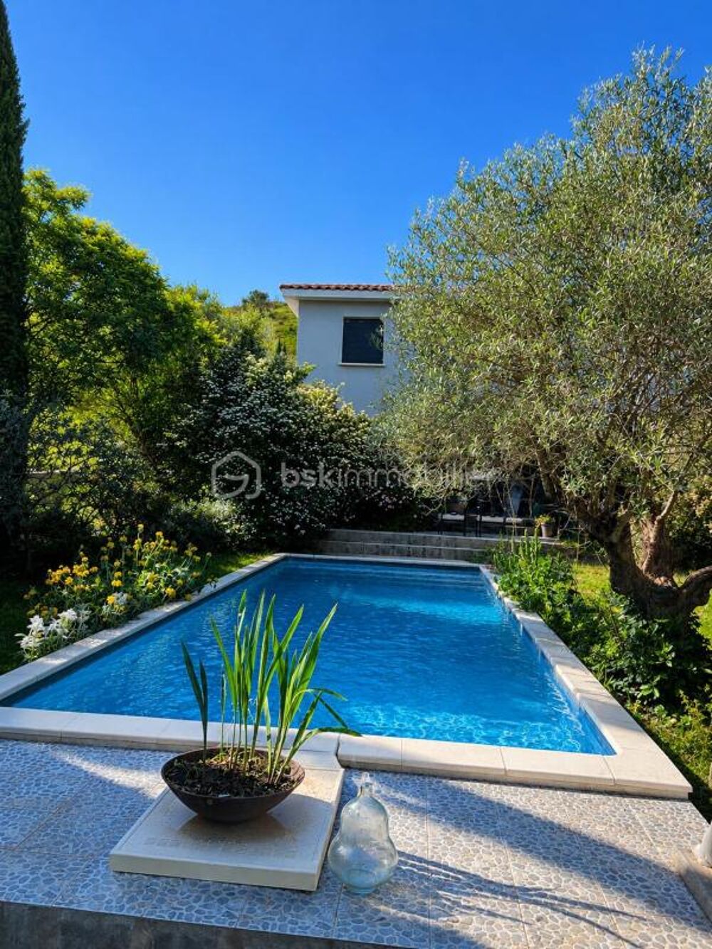 Villa avec piscine et 1 650 m² de jardin à 20 min de Montpellier