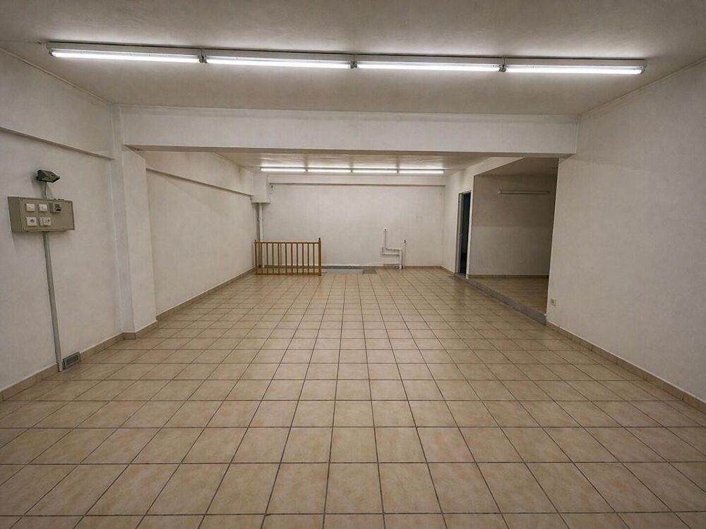Vente Parking/Garage Local / Garage en centre-ville -  Saint Raphael - Saint raphael
