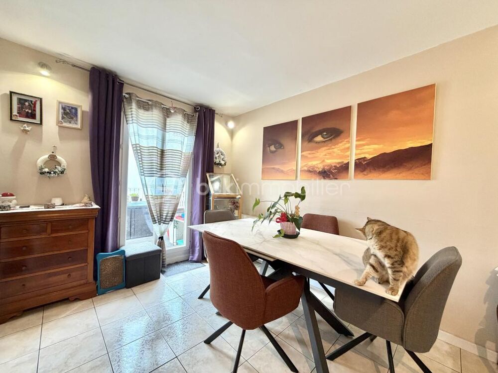 À vendre  Appartement duplex indépendant avec terrasse et garage  Émerainville