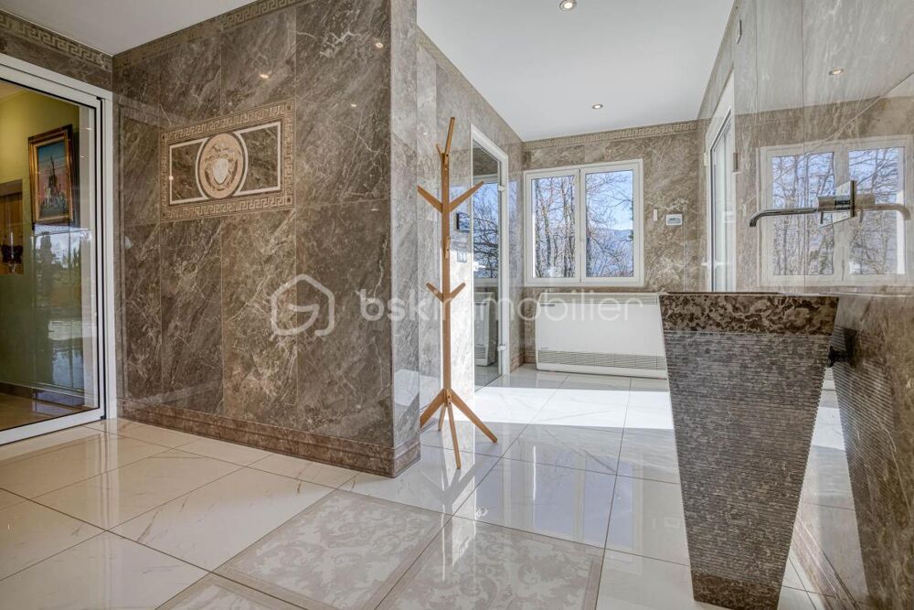 à vendre  Propriété/château Chapeiry (74540)