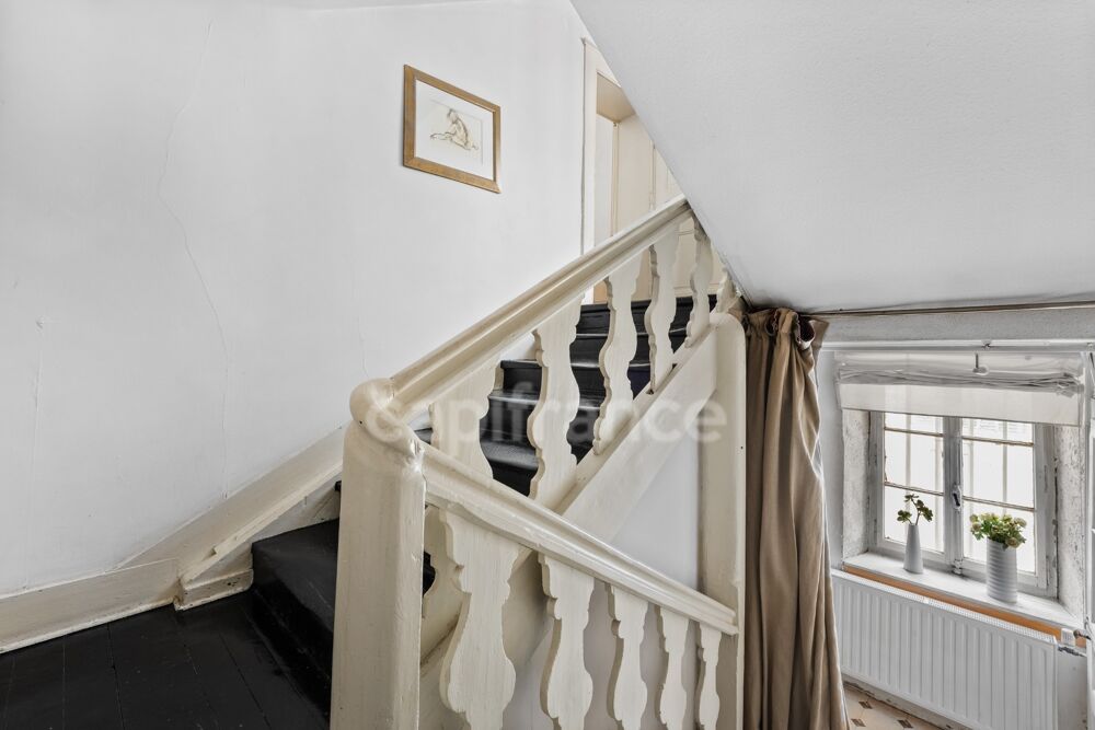Maison à vendre 10 pièces GEX (01)
