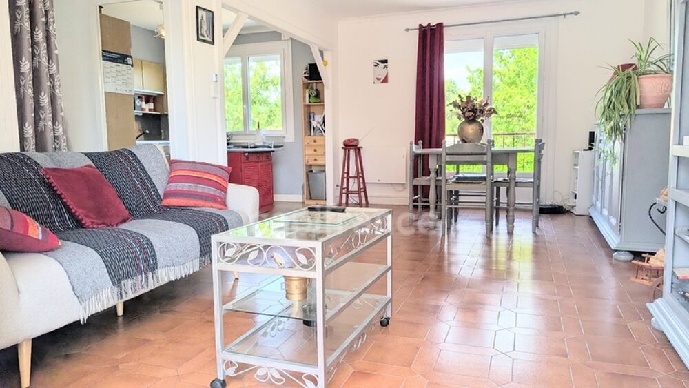 Maison à vendre GENSAC LA PALLUE avec ses 140 m² habitables et son jardin arboré