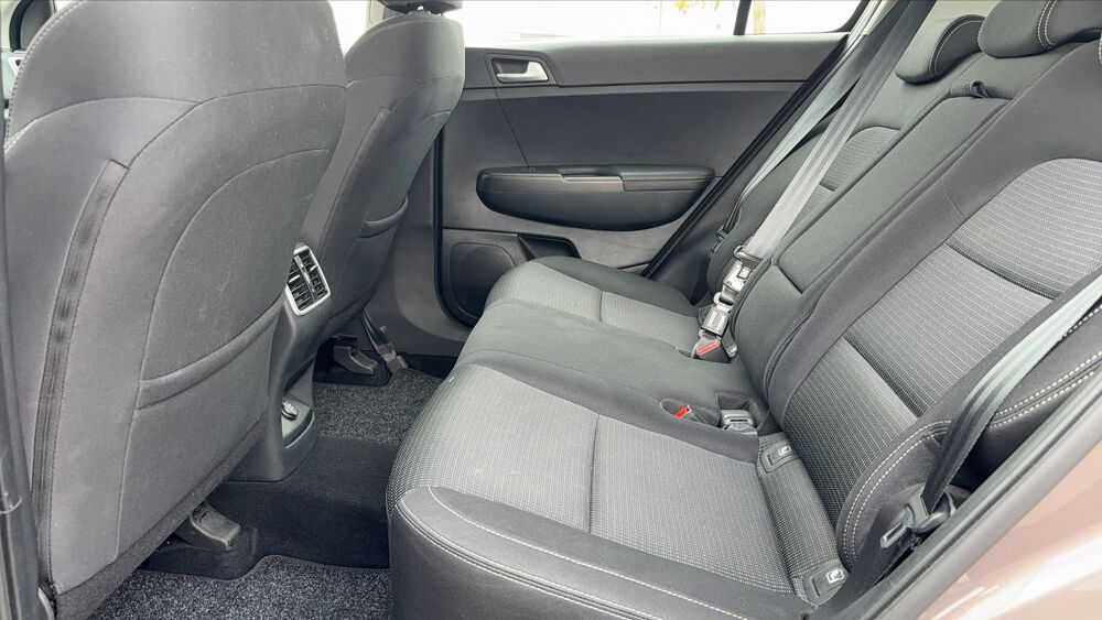 Sportage 1.6 CRDI 115 Design - Entretien constructeur 2019 occasion 18000 Bourges