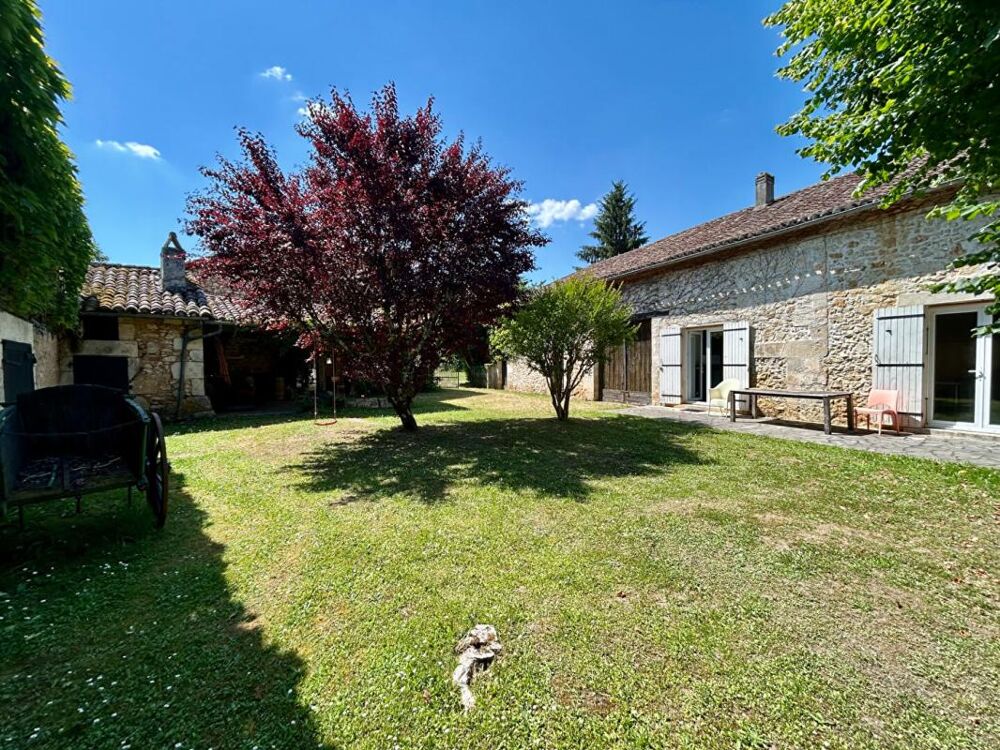 A vendre, corps de ferme aux portes de Périgueux 24000