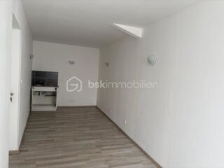   A LOUER : BUREAU OU LOCAL COMMERCIAL INDEPENDANT 40 M² Flines lez raches