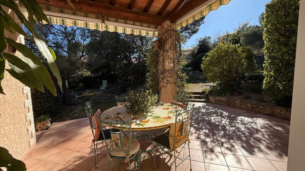 Ceyreste charmante maison de plain pied de 130 M2, 3 chambres, garage, piscine sur un terrain de 1 600 M2