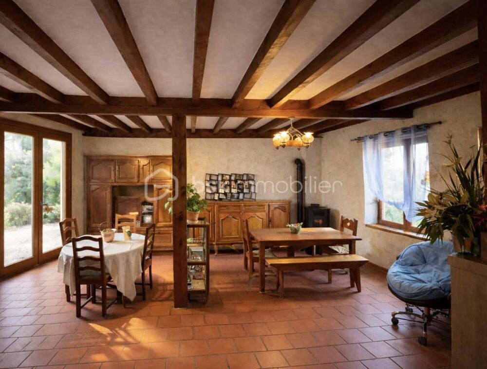 ? Pour ceux qui savent se projeter : un bien au potentiel rare, en pleine campagne et au calme absolu ! ?