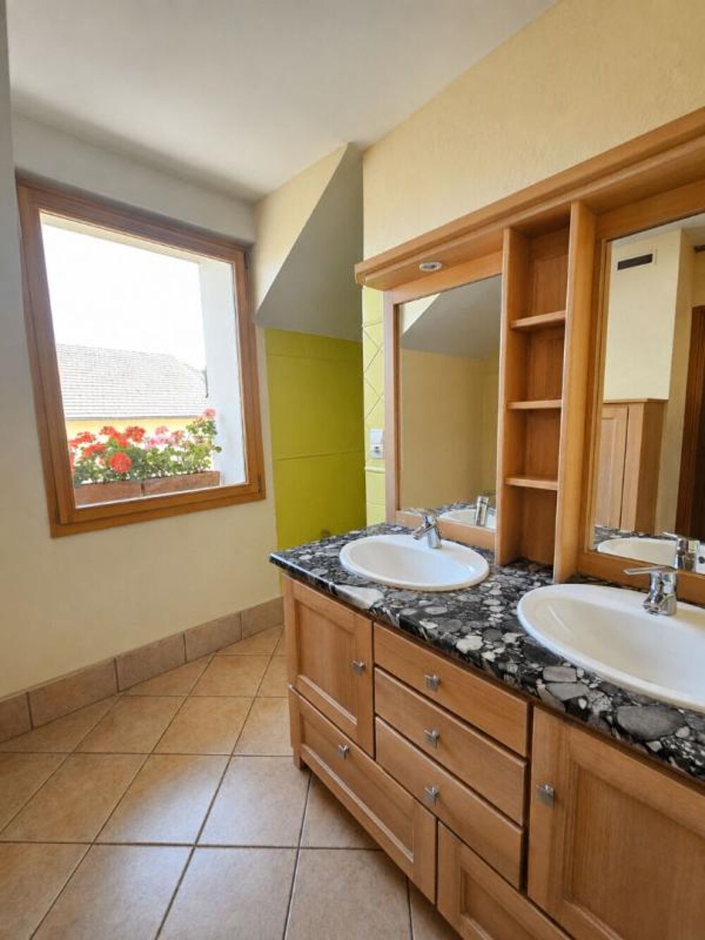 Vente Maison Ensemble Immobilier - Maison + Appartement rénové - Type F7 - POSSIBILITE COMMERCE - Girmont Val-d'Ajol (88) Girmont val d ajol