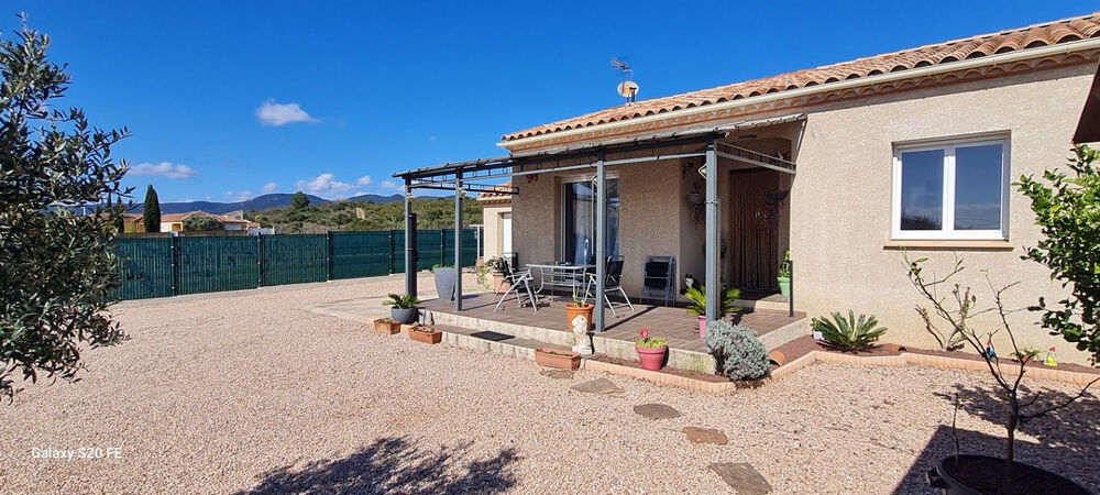 Villa type 4 de plain pied, 93m² habitables avec garage/piscine sur 744 m² de terrain