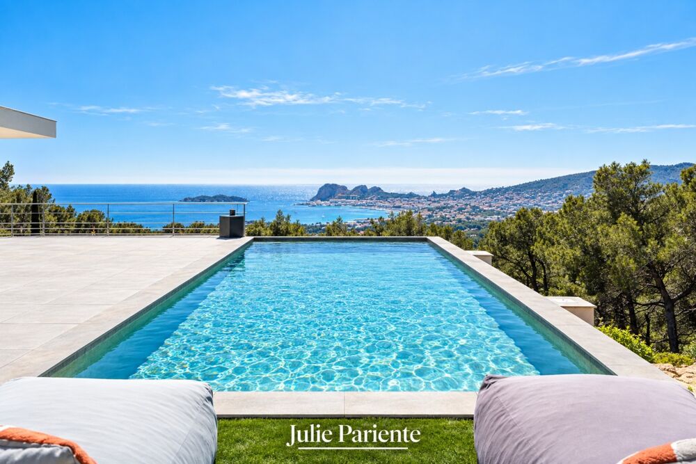à vendre  Propriété/château Ceyreste (13600)
