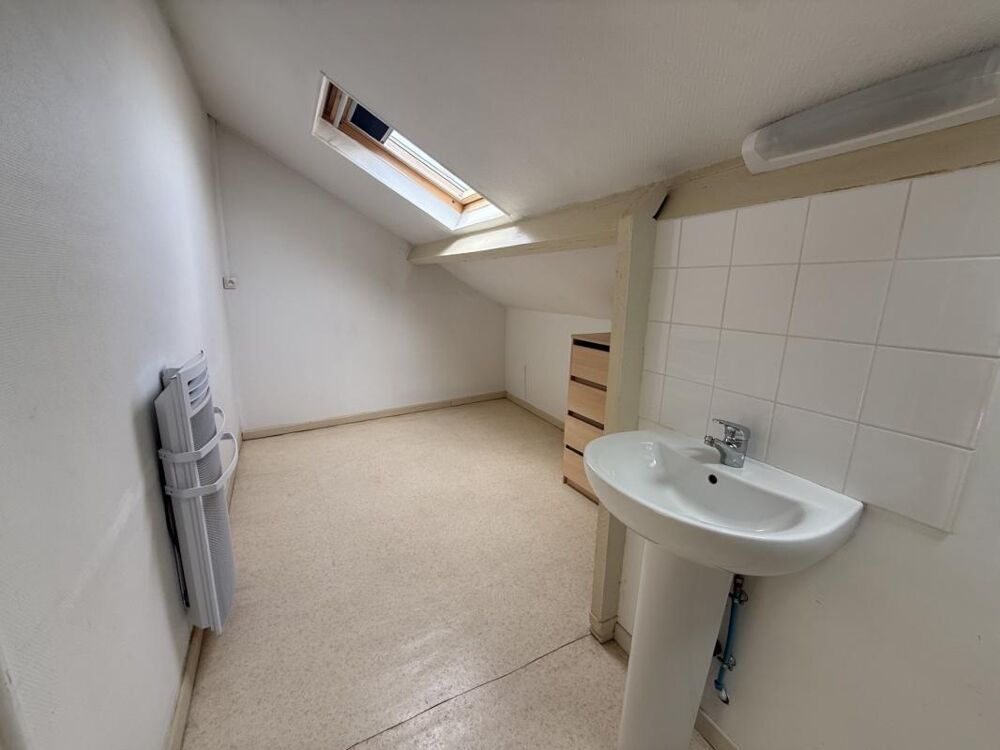 Studio 19 m²  34 m² au sol  Compiègne  Électricité, eau et chauffage compris