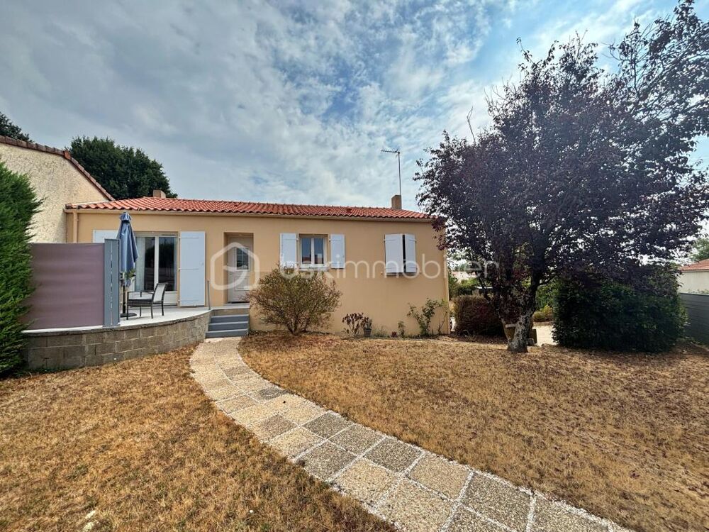 Maison 8 pièces 136 m² · à Les Herbiers · 136 m² · 298 500 €