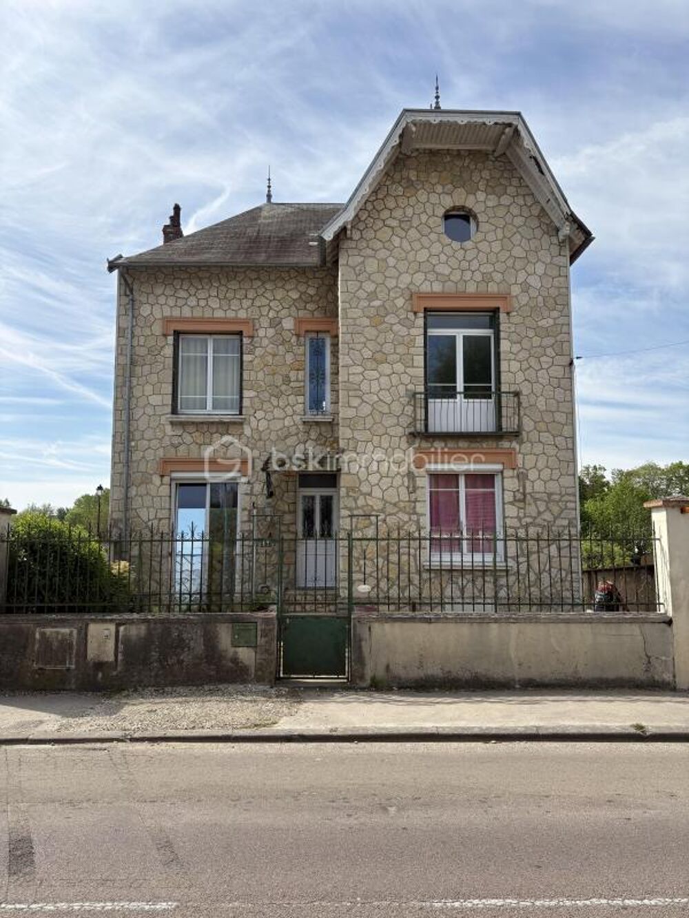 ? Maison de Maître 1930  Élégance, Volume et Potentiel ?