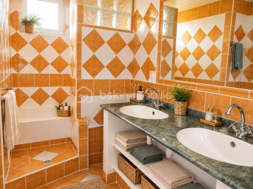Vente Appartement T4 avec 3 chambres  balcon place de parking et cave Nimes