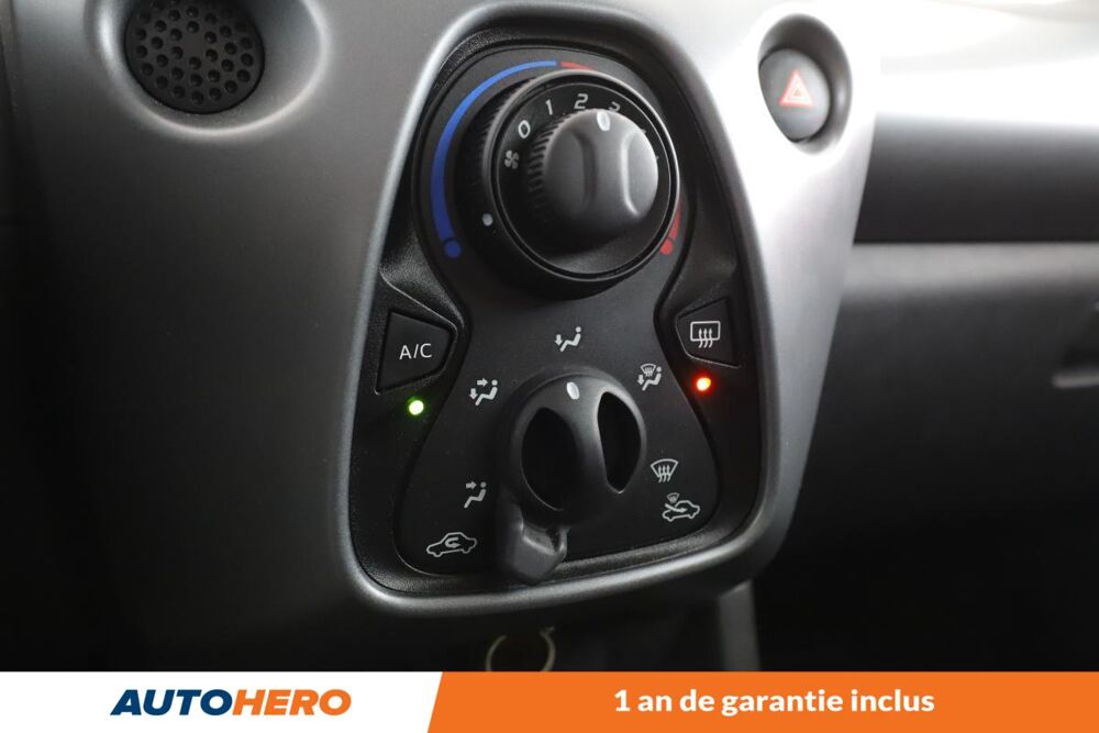 Aygo 1.0 VVT-i X-Play 5P 72 ch 2018 occasion 92130 Issy-les-Moulineaux