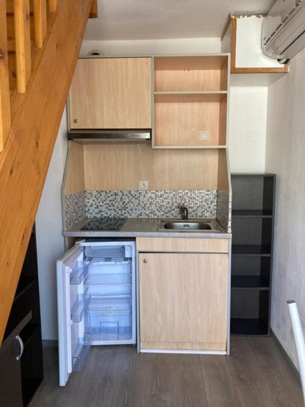 b - 1 appartement de type T3 duplex au dernier étage dans un immeuble à CORTE