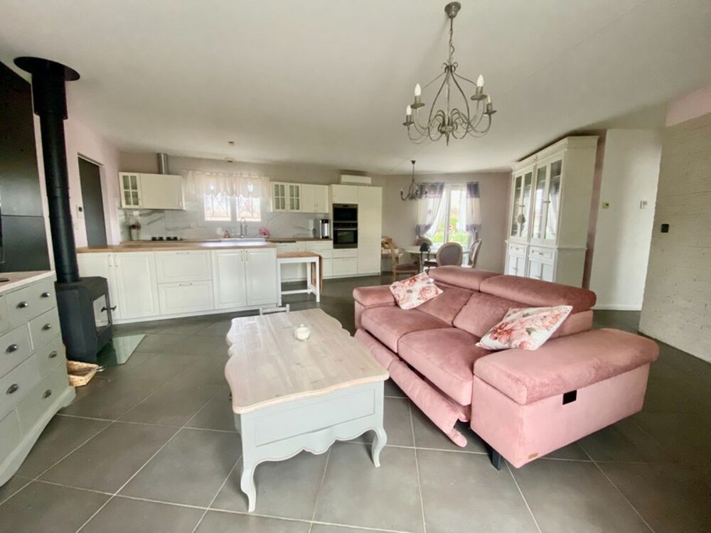 Maison 5 pièces 112 m² · à Teuillac · 112 m² · 240 000 €