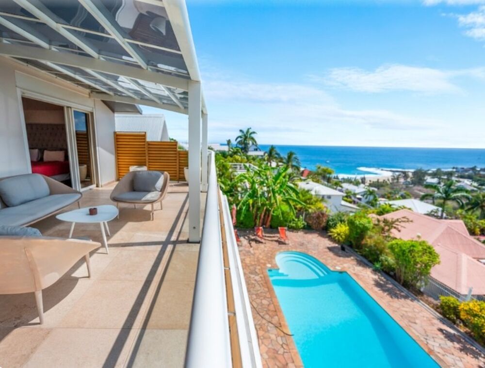 Maison à vendre 10 pièces SAINT GILLES LES BAINS (974)