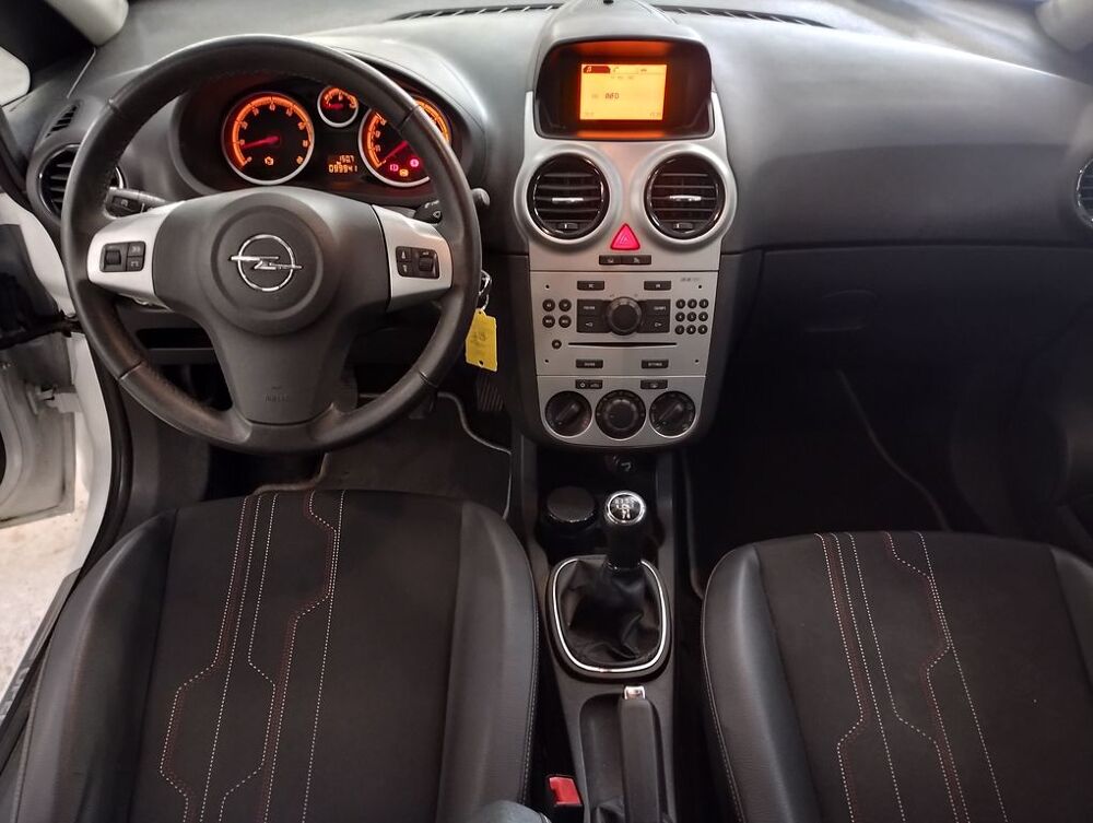 Corsa 1.2 85 TWINPORT 150EME ANNIV 2012 occasion 06640 Saint-Jeannet