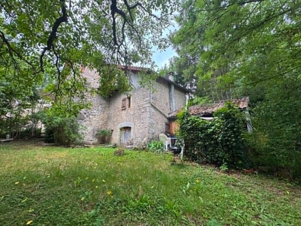 Maison avec jardin et dépendances dans un hameau - LA FAURIE 05