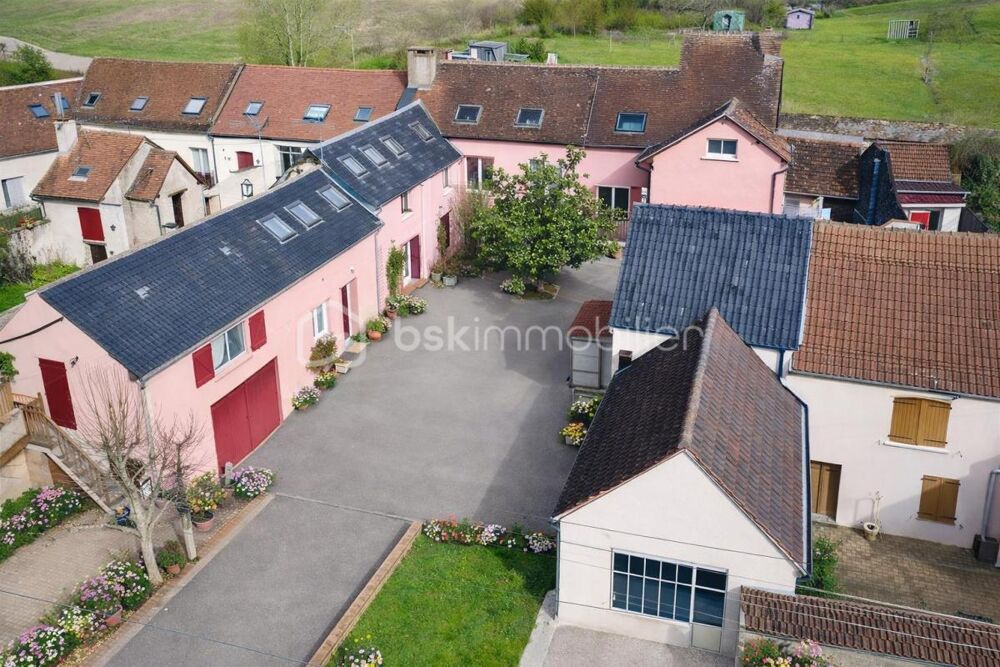 Propriété de 11 pièces de 284 m² habitable, pour une grande famille, une famille recomposée ou multigénérationnelles