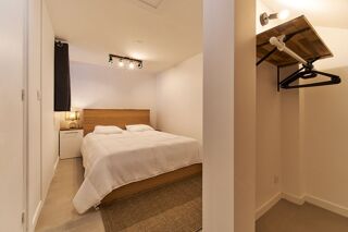  Appartement à louer 5 pièces 100 m²