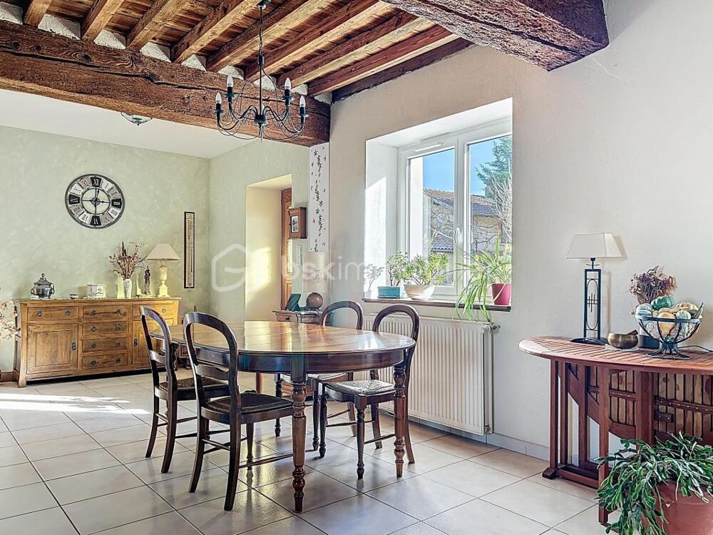 Magnifique corps de ferme restauré de 8 pièces, dune surface de 300m², sur un terrain de 1 892 m²