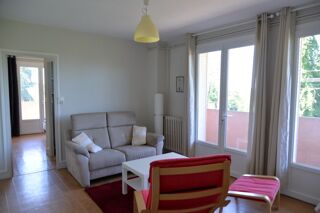  Appartement à louer 2 pièces 45 m²