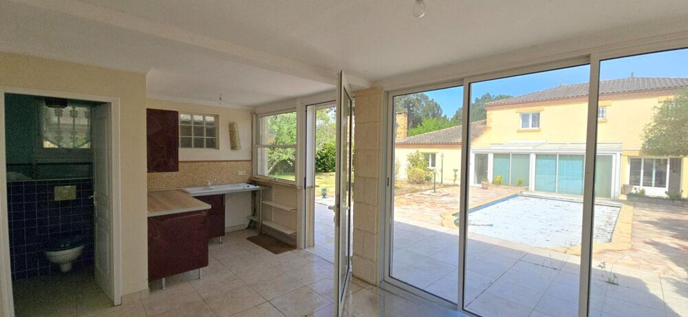 Maison individuelle de standing, avec piscine et double garage