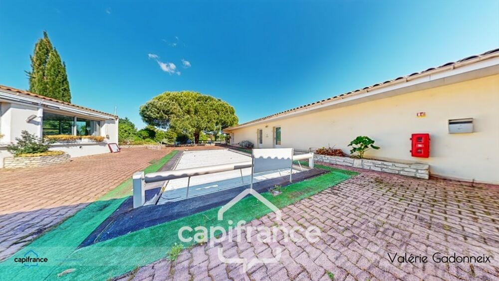 � vendre  Propri�t�/ch�teau Sainte-Soulle (17220)