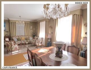  Maison à vendre 15 + pièces 742 m²
