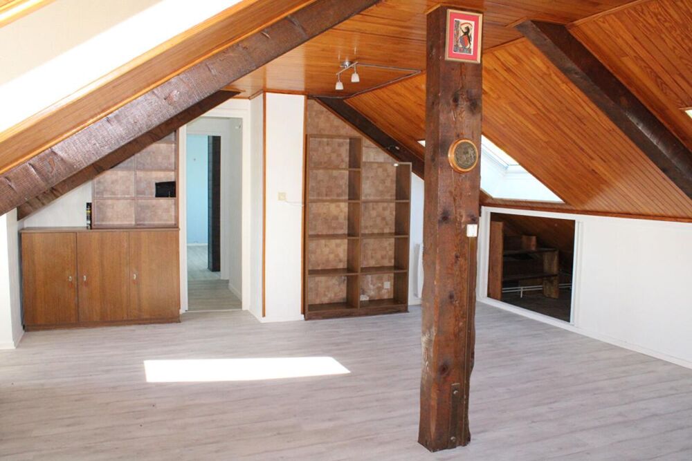Langogne Appartement en duplex avec garage et petit jardin