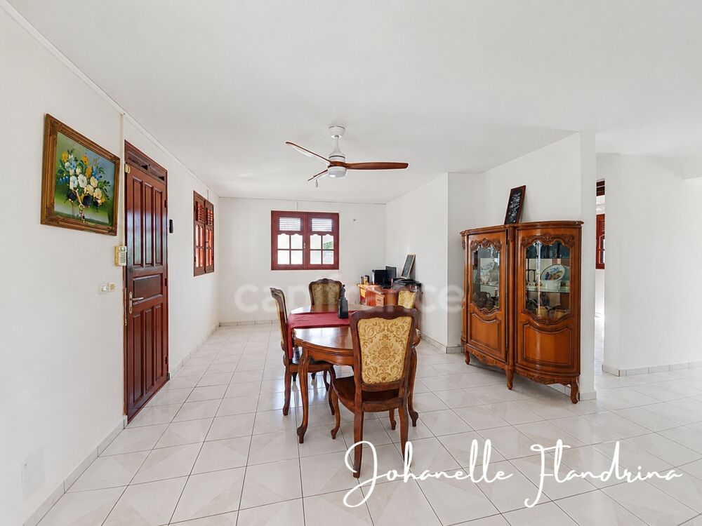 Vente Maison Les Abymes, Boisripeaux - Maison familiale 9 pièces de 230 m², sur 3 niveaux, garage, jardin Les abymes