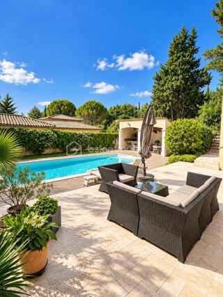  Villa à vendre 8 pièces 200 m²