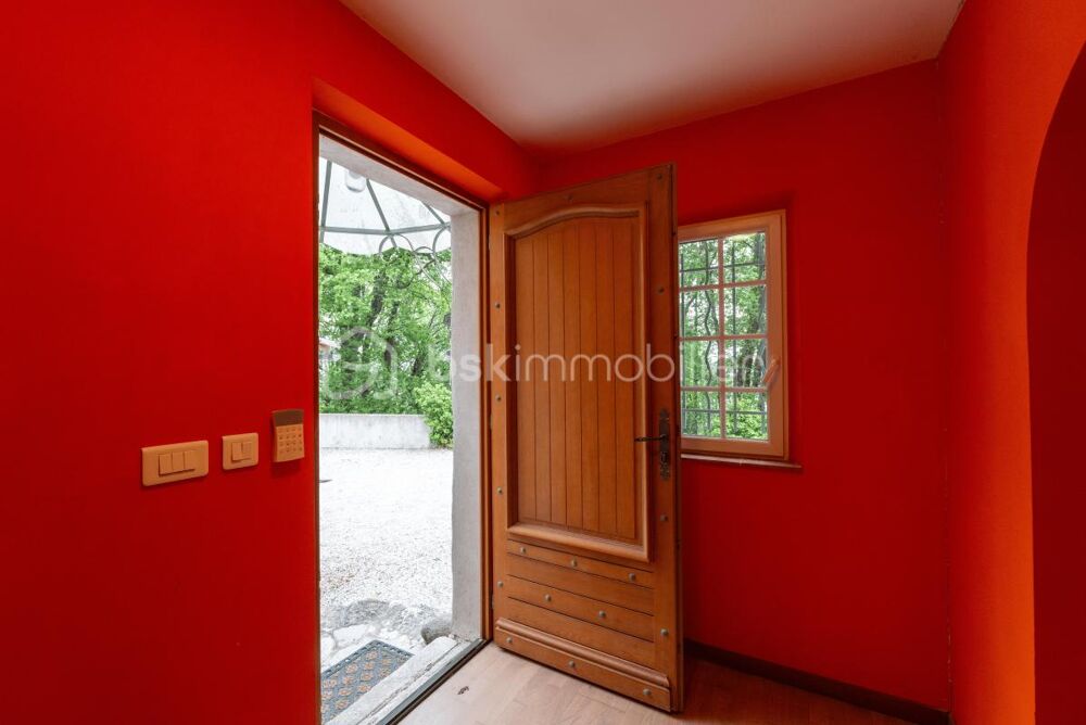 � vendre  Maison Gatti�res (06510)