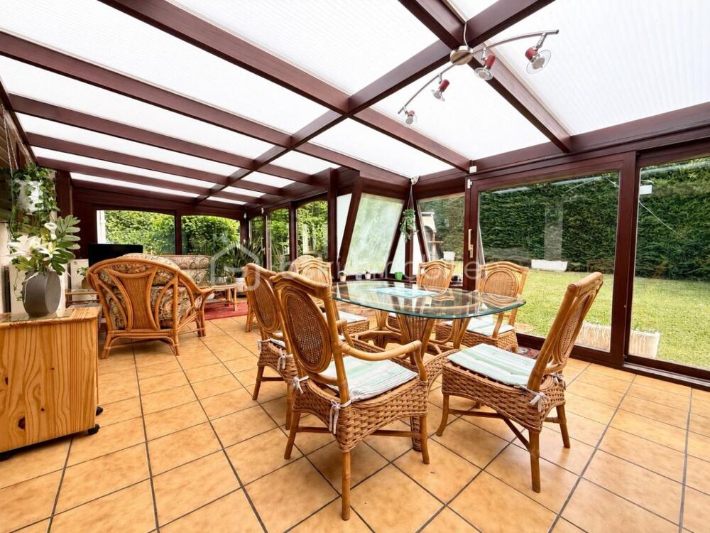 MAISON INDIVIDUELLE DE PLAIN PIED - GARAGE ET JARDIN PROCHE COMMERCES ET CHU
