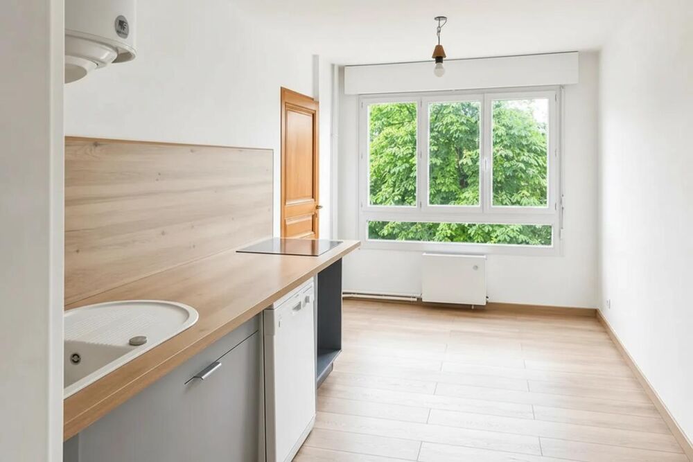 Oullins - Montmein : T4 rénové de 77 m² avec balcon