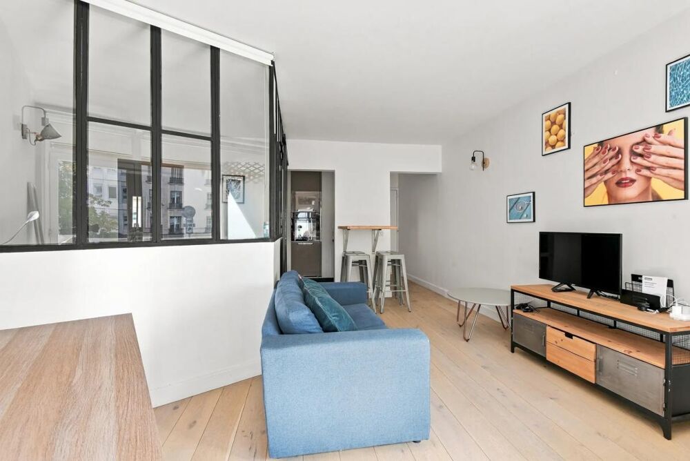 Studio avec coin nuit et balcon loggia situé à Paris 15