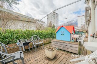  Immeuble � vendre 15 + pi�ces 1700 m�