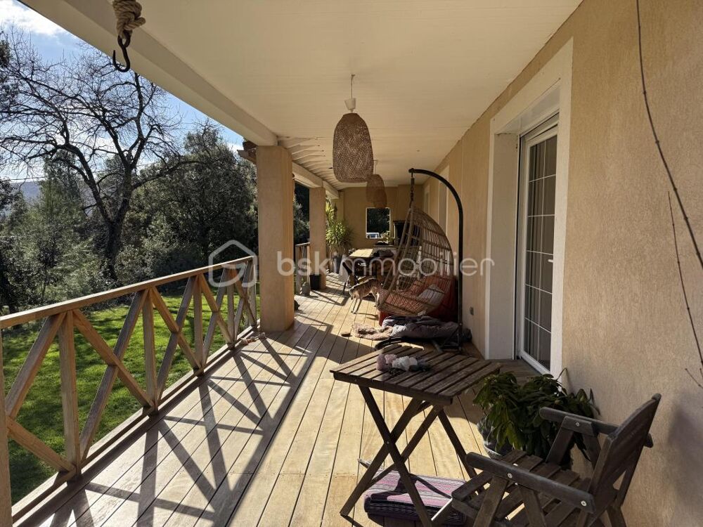 La Roquebrussanne (83136) SUPERBE VILLA 4 CHAMBRES, STUDIO INDÉPENDANT, GARAGE, GRAND TERRAIN