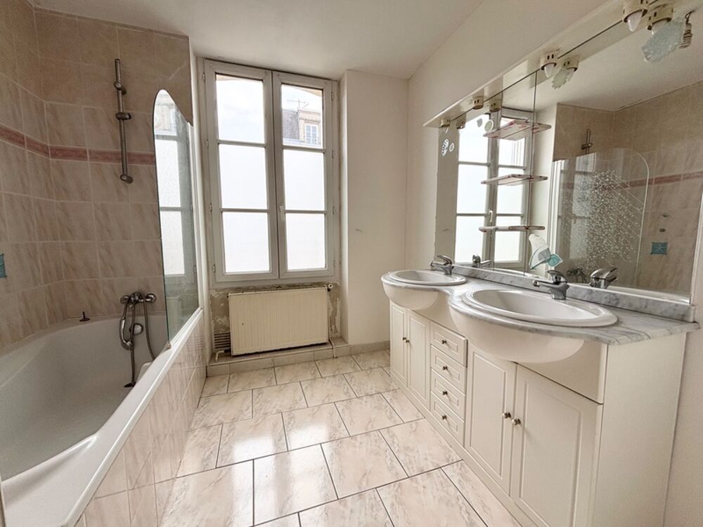Vente Maison Propriété avec maison et appartements au cœur de Janville-en-Beauce (28) Janville
