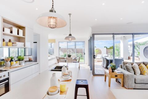   **SITUATION EXCEPTIONELLE Villa NEUVE avec TERRASSE + JARDIN + GARAGE Face � la MER** Villa - 5 pi�ce(s) - 125 m�