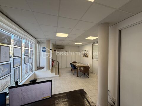   Local commercial en Excellent ÉTAT, climatisé, de 45m2 centre ville Cavalaire sur Mer 83240 