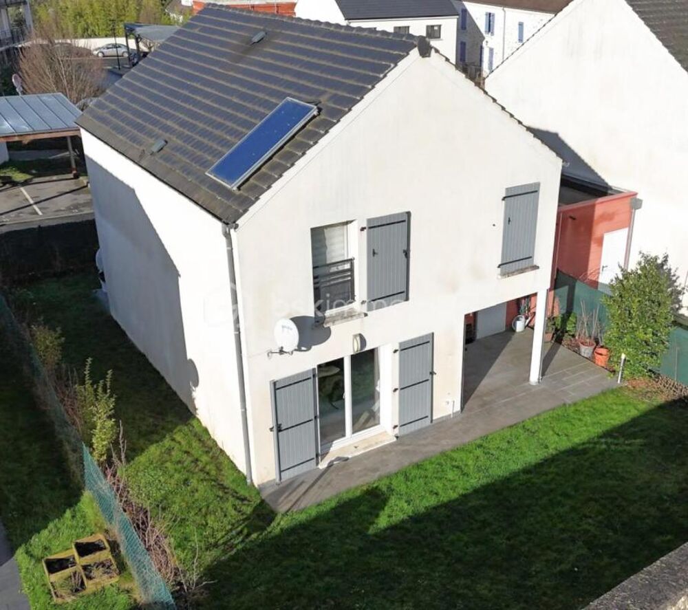 Maison familiale 5 pièces avec garage  Montévrain (Vieux Bourg)