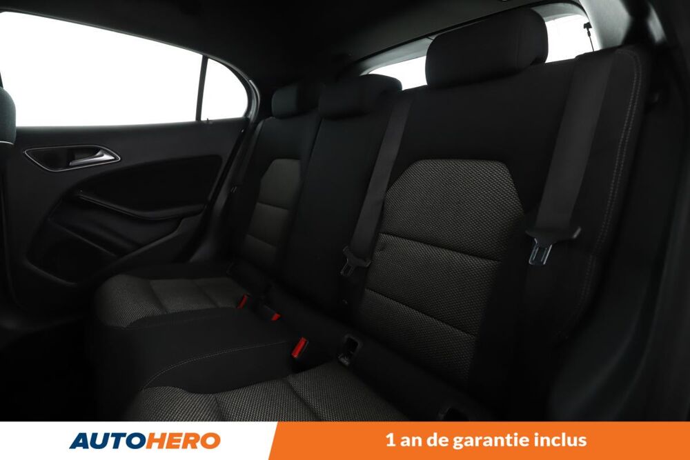 Classe GLA 200 Intuition 7G-DCT 156 ch 2017 occasion 92130 Issy-les-Moulineaux
